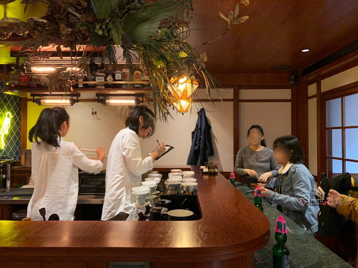 日系文青必排隊店，沒預約嚐不到的好咖啡和甜點：永春站美食-鵲kagasagi Coffee Roaster @右上世界食旅