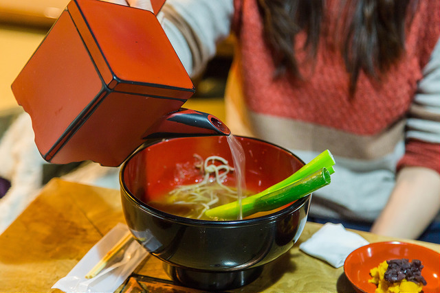 福島大內宿美食-三澤屋：老宅裡吃用大蔥當筷子的蕎麥麵 @右上世界食旅