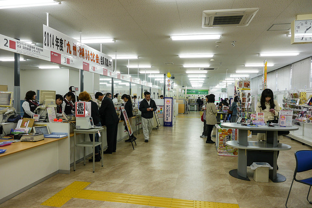 福岡 博多郵局：距離JR博多站步行2分鐘，又大又好逛！ @右上世界食旅
