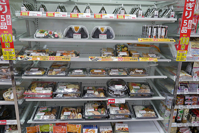 【日本超商推薦】MINI STOP：蛋糕甜點推薦．商品實訪 @右上世界食旅