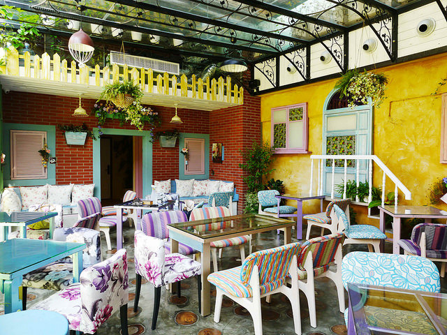 大橋頭站文青咖啡-D.G. Café：迪化街裡的秘密花園早餐、午茶，油畫般的好風光 @右上世界食旅