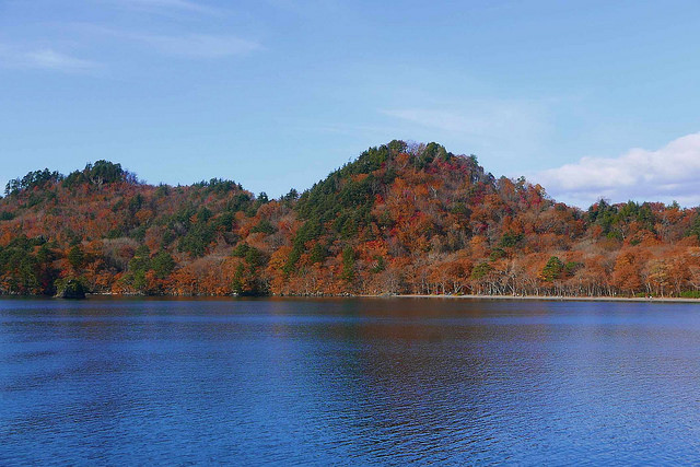 青森旅遊｜十和田湖遊船賞楓實搭分享：日本第三深的湖泊美景 @右上世界食旅