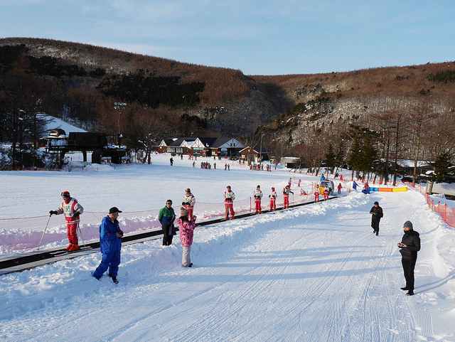 福島 二本松景點-安達太良山滑雪場：滑雪、玩雪盆、雪地遊樂體驗 @右上世界食旅