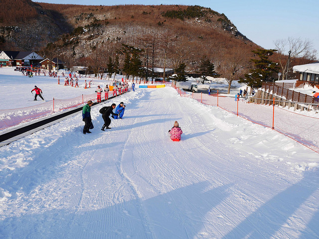 福島 二本松景點-安達太良山滑雪場：滑雪、玩雪盆、雪地遊樂體驗 @右上世界食旅