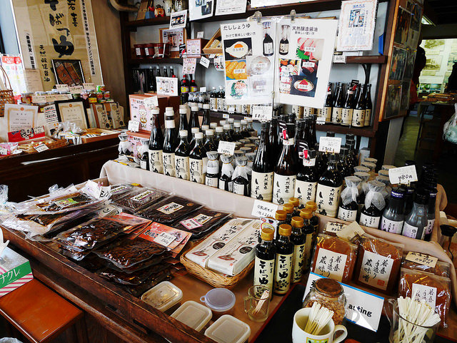 福島 喜多方旅遊美食-必逛創業近三百年自釀醬油、雜貨商店：若喜商店 @右上世界食旅
