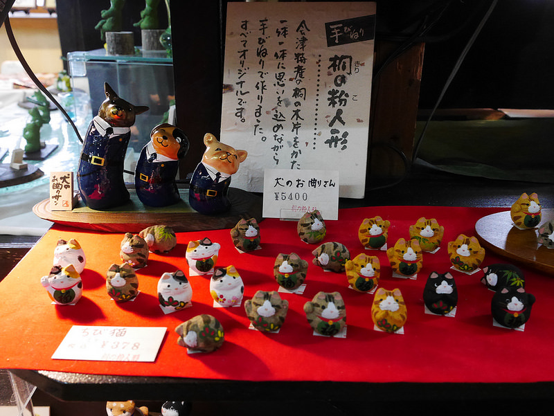 福島 喜多方-可愛的貓咪迷你樂園：桐之粉人形館、木之本漆器店 @右上世界食旅