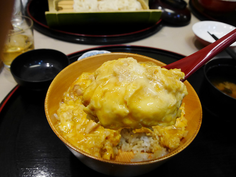 秋田車站購物、美食，最佳餐廳：比內地雞親子丼「秋田比内地鶏や」 @右上世界食旅