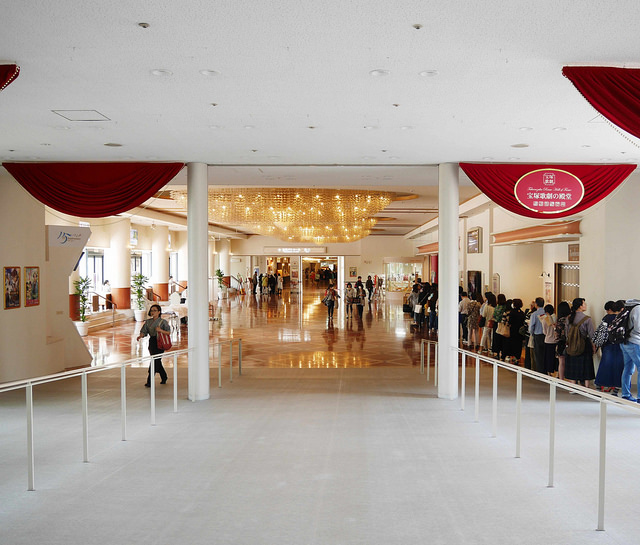 神戶旅遊-寶塚歌劇團 大劇場：歌舞劇妝髮、換裝體驗．參觀寶塚歌劇的殿堂 @右上世界食旅