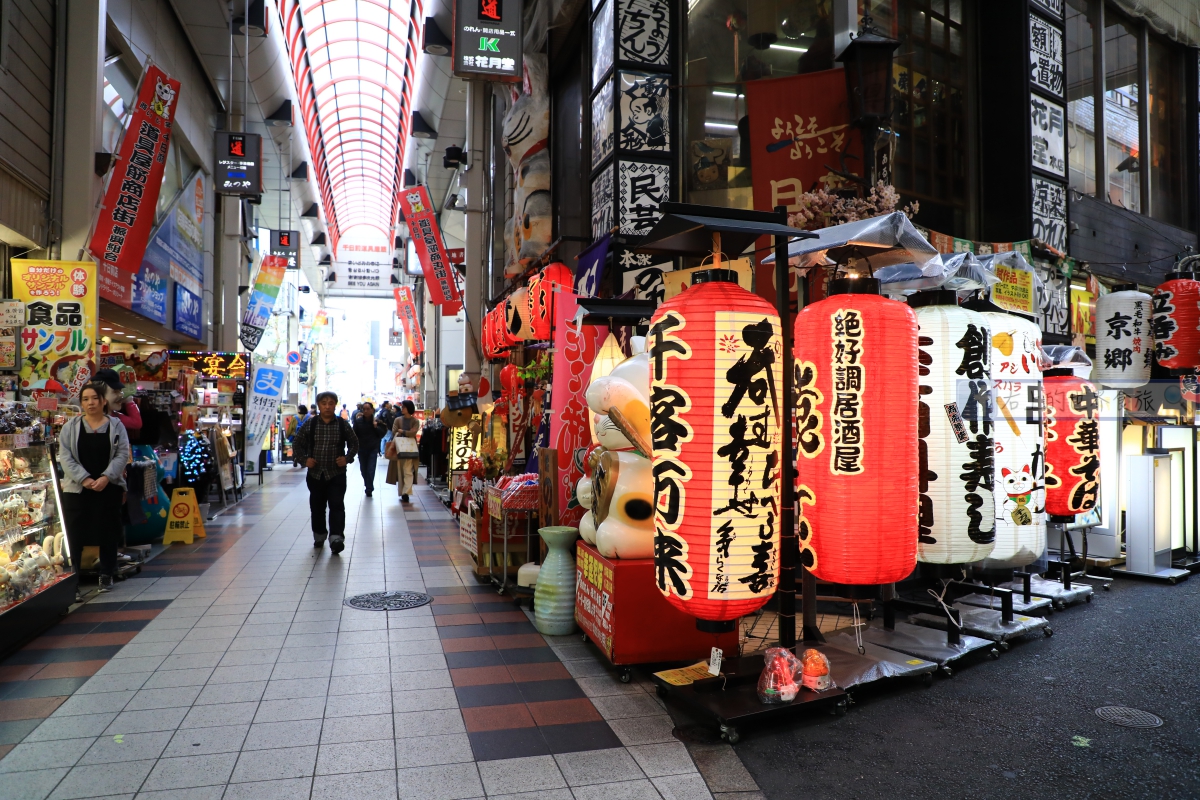 大阪 千日前道具屋筋商店街：日式餐具、烹飪廚具上百萬種，挑到眼花撩亂 @右上世界食旅